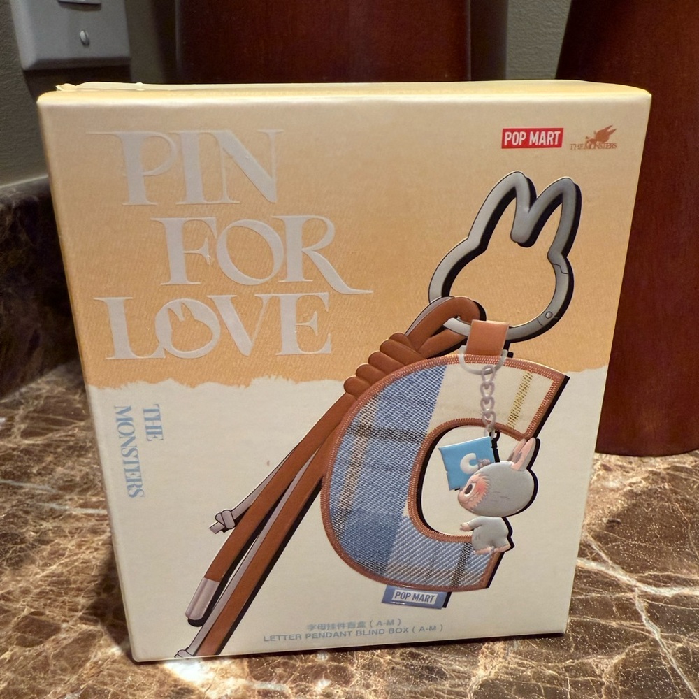 Pop Mart Pin for Love Pendant A